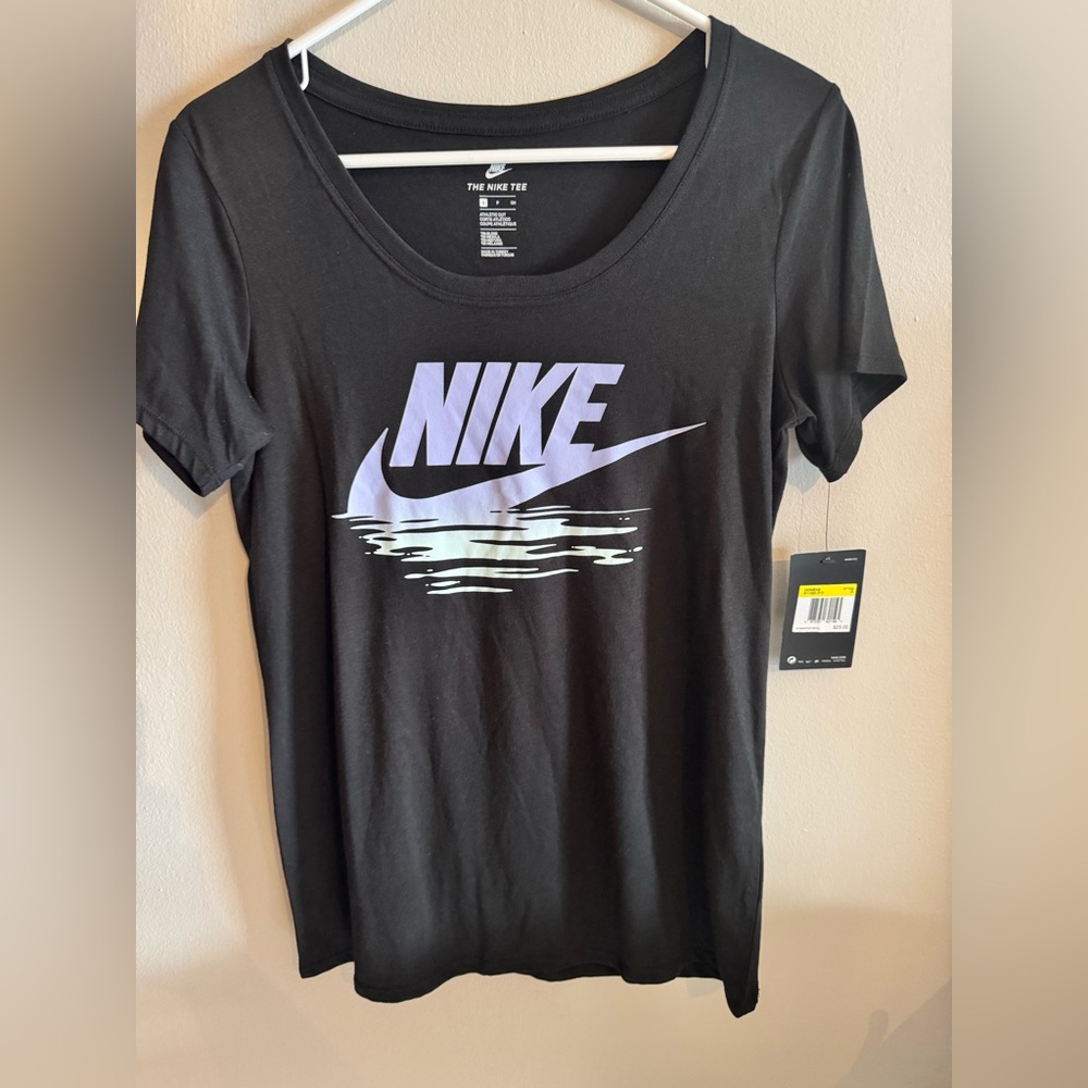Nike Women's Black and Purple Graphic Tee